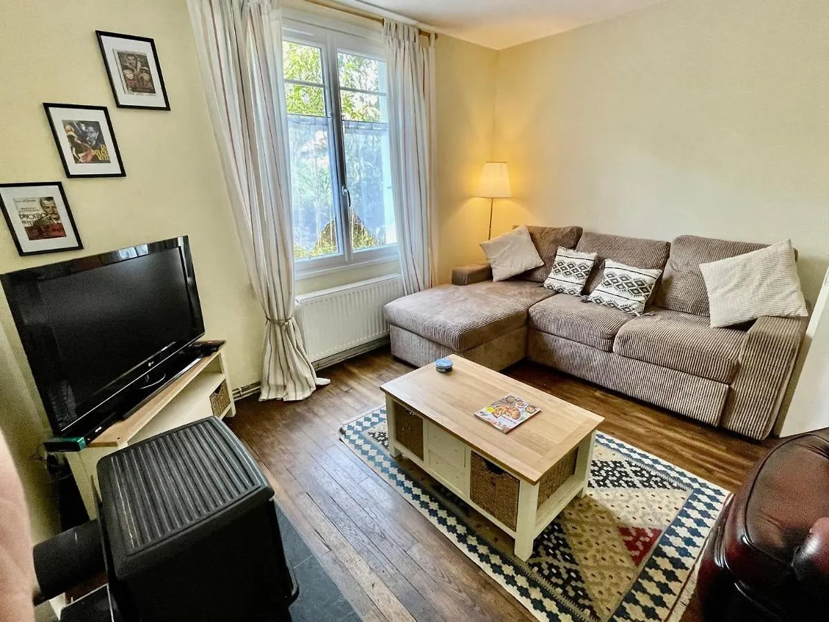 Holiday home Maison Collinee Rostrenen France