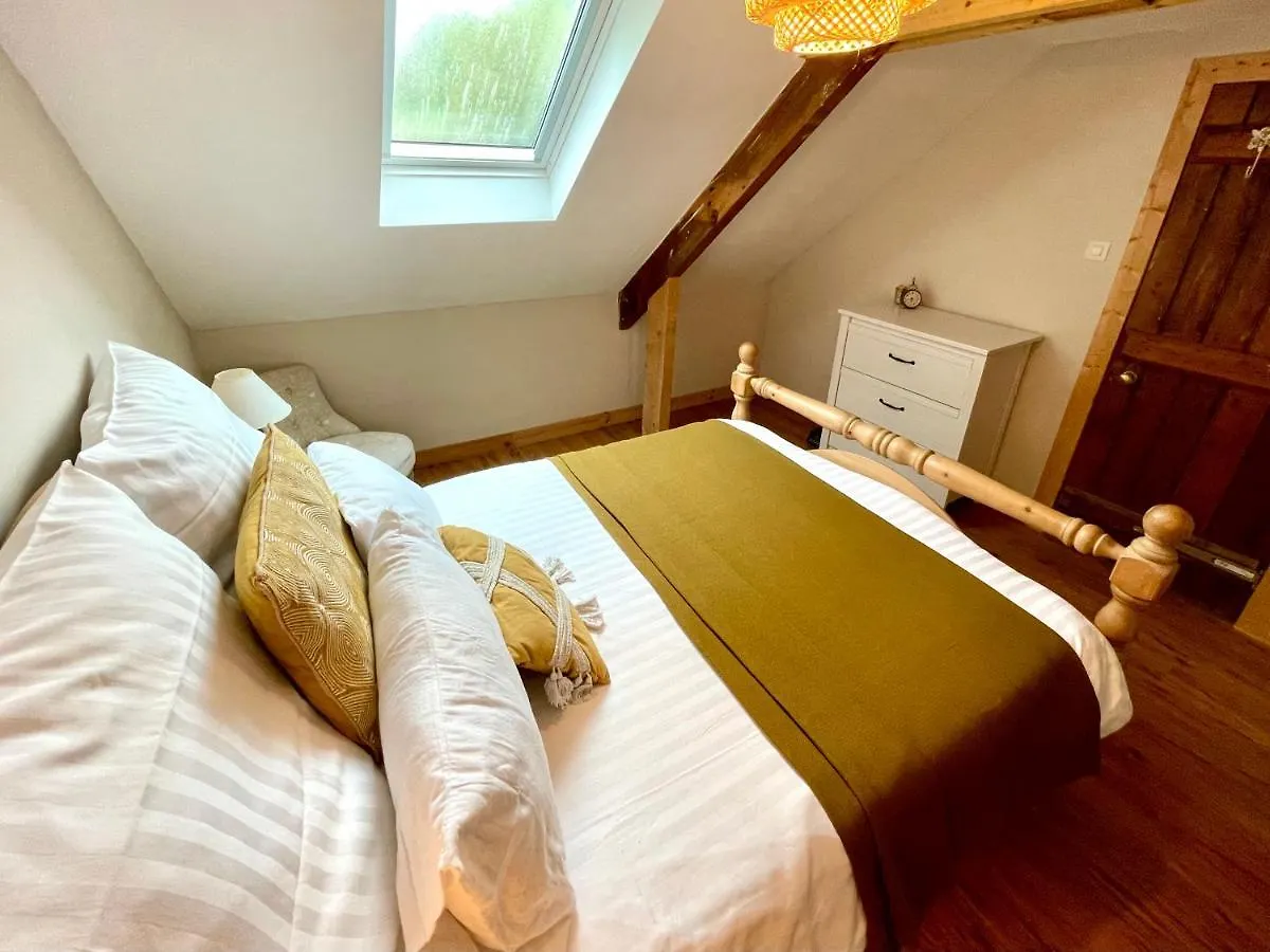 Holiday home Maison Collinee Rostrenen
