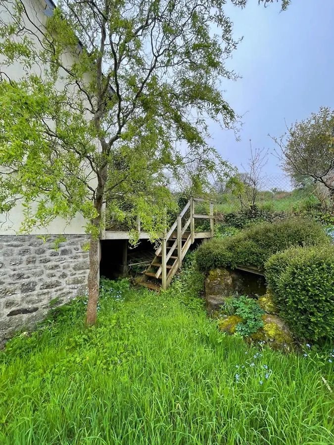 Maison Collinee Rostrenen 0*,