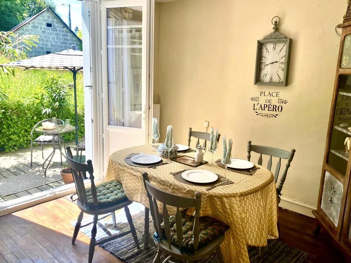 Holiday home Maison Collinee Rostrenen